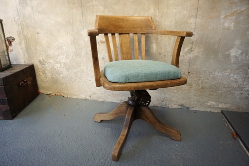 Antique oak captains - captains, swivel