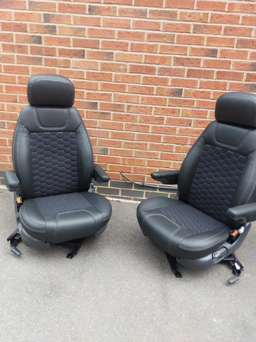 Captain swivel seats - captain,