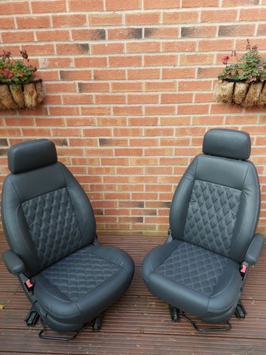 Captain swivel seats - captain,