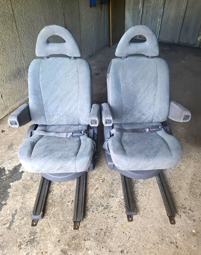 Captain seats s - 2,